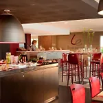 מלון Campanile Valenciennes -