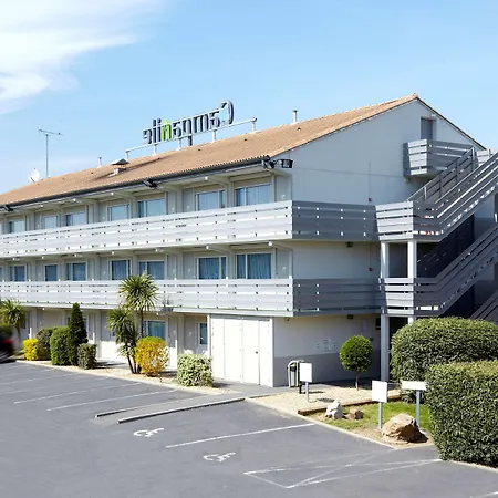 Campanile Valenciennes - Petite-forêt Hotel 3*
