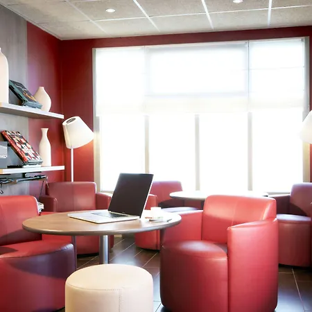 Hotel Campanile Valenciennes - Petite Forêt