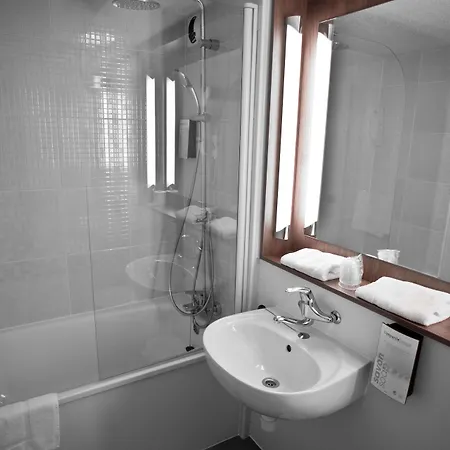 Campanile Valenciennes - Отель 3*