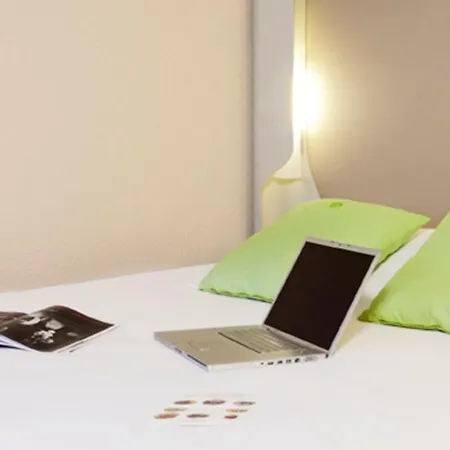 Campanile Valenciennes - Petite-forêt Hotel 3*