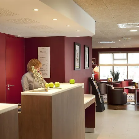 Campanile Valenciennes -