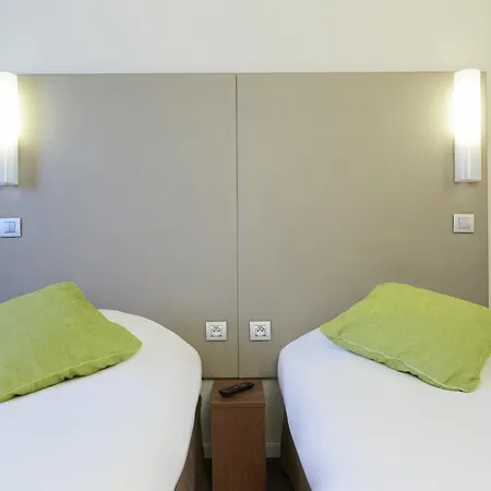 钟楼瓦伦锡耶纳小森林酒店 酒店 3*