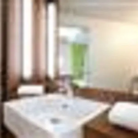 Hotel Campanile Valenciennes - Petite-forêt 3*