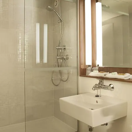Отель Campanile Valenciennes - 3*