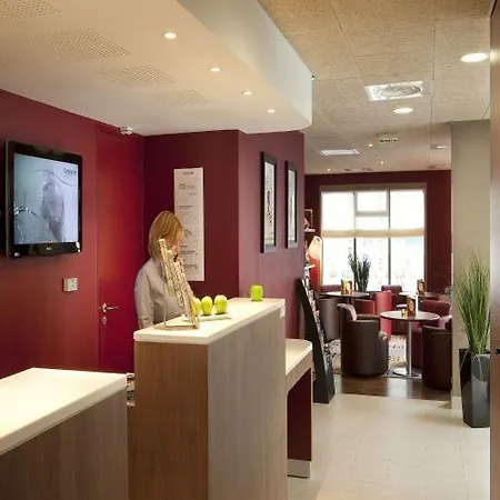 Campanile Valenciennes - Petite-forêt Hotel Petite-Forêt