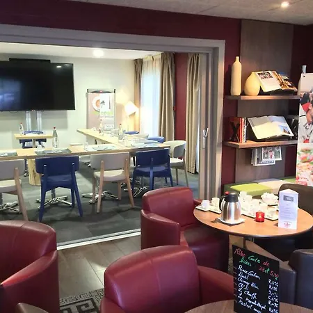 Hotel Campanile Valenciennes - 3*