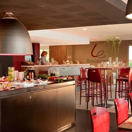 Hotel Campanile Valenciennes - Petite-forêt