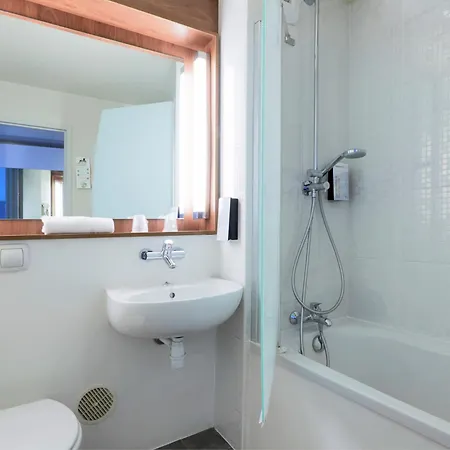 Hotel Campanile Valenciennes - 3*