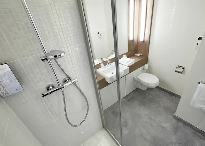 Campanile Valenciennes - Hotel Petite-Foret